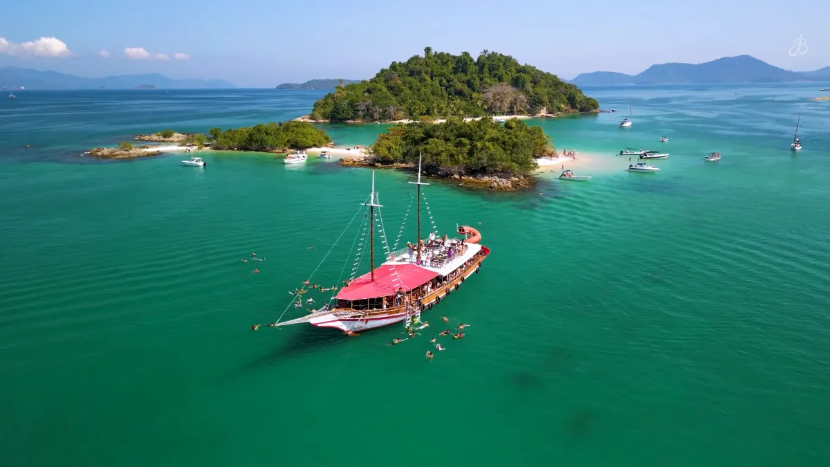 Passeio de Escuna na Ilha Grande, Praias e Aquários Naturais