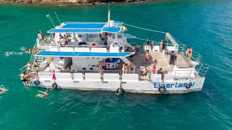 Catamarã Búzios - Passeio de Barco
