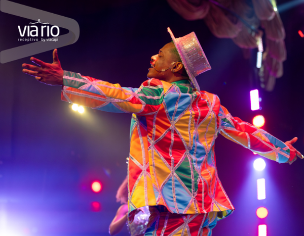 Noite no Roxy: Gastronomia, Música e o Brasil em Cena com Transporte Oficial Via Rio 3