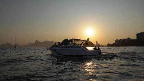 Passeio de lancha ao Por do sol 3