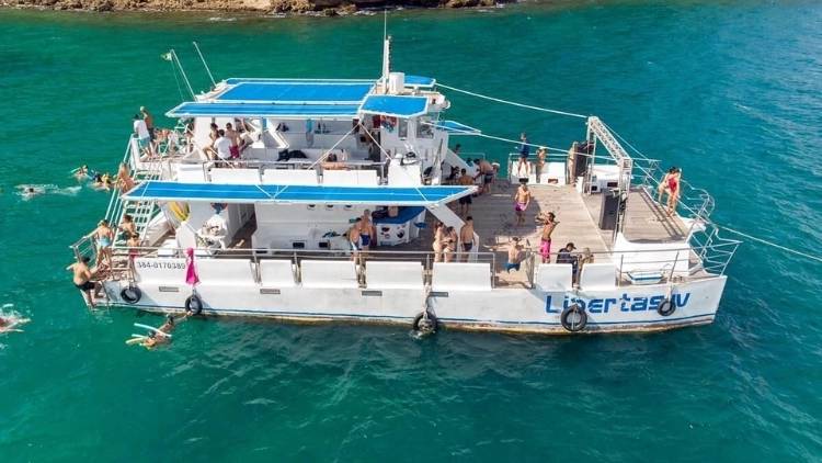 Catamarã Búzios - Passeio de Barco
