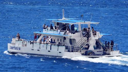 Catamarã Búzios - Passeio de Barco 2