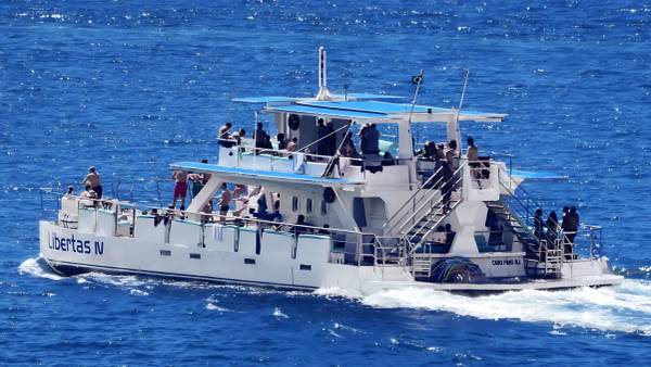 Catamarã Búzios - Passeio de Barco 2